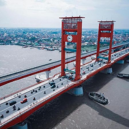 Hotel Sriwijaya 99 Palembang Exterior photo